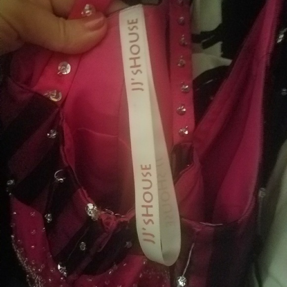 💃🎉👀 Black/Pink Evening Gown - Picture 4 of 7